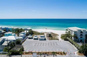 Coastal 3BR Townhouse Near the Beach - Image 4