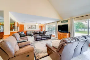 Sunrise Cove RC Llc: Lakefront Home w/ 2 Casitas! - Image 3