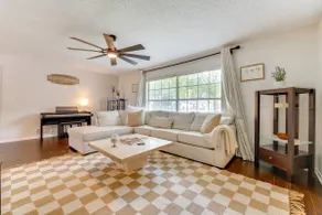 Private Outdoor Oasis w/ Pool: Home in Longwood! - Image 4