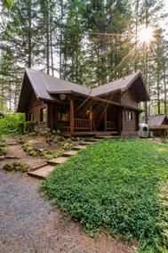 Log Cabin Compound | 6BR/5.5BA | 2 Hot Tubs - Image 5