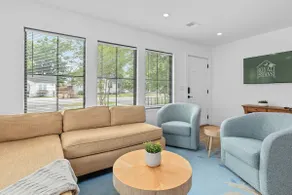 Suite Magnolia-Hot Tub-Pet Friendly, Mins 2 DT - Image 4
