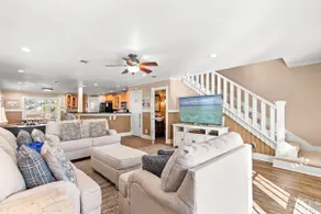 Just Beachy – 2BR Dog-Friendly Townhouse Near Beaches & Attractions! - Image 5