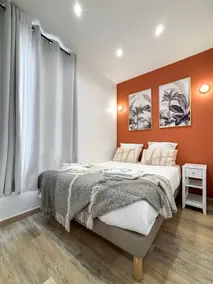 Parisian chic apartment - Image 2