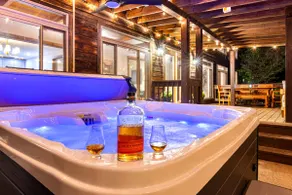 Luxe Bourbon Trl~Game Rm~Golf Sim~Hot Tub~Fire Pit - Image 4