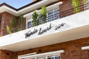 Sun-drenched Two Bedroom Apartment in Toorak - Image 4
