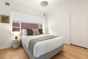 Sun-drenched Two Bedroom Apartment in Toorak - Image 2