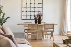 Sun-drenched Two Bedroom Apartment in Toorak - Image 5