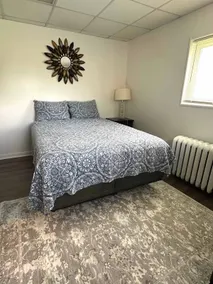 Stunning 3BR-Private Entrance-Renovated-Near City - Image 3