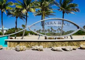 Haven - Walk to the Beach, Free Bikes, and Pool! - Image 5