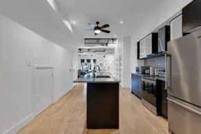 Urban Chic|3BR Loft Retreat- Plateau w/ Parking - Image 4