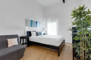 Urban Chic|3BR Loft Retreat- Plateau w/ Parking - Image 5