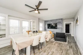 Chic 3 Bedroom close to I-90, Downtown & Lake Erie - Image 3