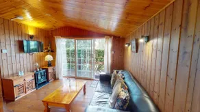 Traditional Cabin-Private Bathroom-Jar View - Image 3