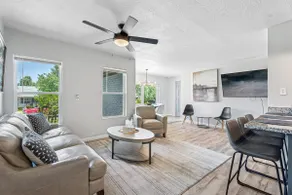 6BR Home | 10 mins State Fair Park, Sleeps 14 - Image 3
