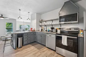 6BR Home | 10 mins Fair Park, Sleeps 14 #NW38 - Image 3