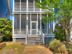 Boomer Bungalow - Image 2