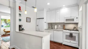 Palm Beach Retreat Pool Walk to Intracoastal - Image 4