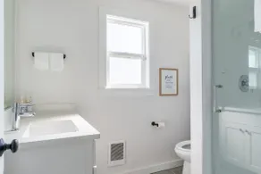 Cozy Pet friendly Downstairs Retreat in Seattle - Image 5