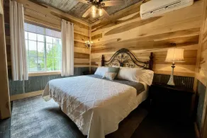 Romantic Cottage w/ Hot Tub & Views - Image 4