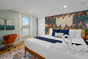 Salisbury Sol | Pet Friendly | Private Balconies - Image 3