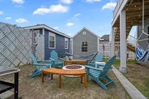Salisbury Surf & Sol Pet-Friendly | Backyard Games - Image 5