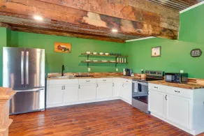 Near Wineries: Country Condo in New Haven - Image 2