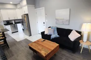 Executive 2BD 58” TV+Wifi+AC+Parking+Kitchen. - Image 4