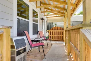 13 Mi to St Andrews State Park: Cabin w/ Patio! - Image 2