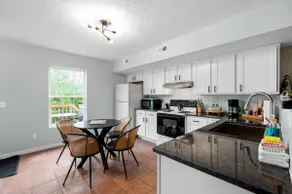 2 BR 1.5 Bath Retreat / Sleeps 7 / 3 Miles to Ark! - Image 4