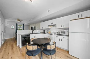2BR Condo Near Ark for 6 Guests - Free Parking - Image 4