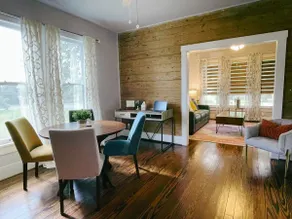 The Baum Suite: Charming 1950s Gem in Schulenburg - Image 3