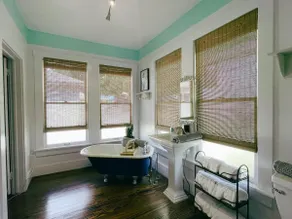 The Baum Suite: Charming 1950s Gem in Schulenburg - Image 5