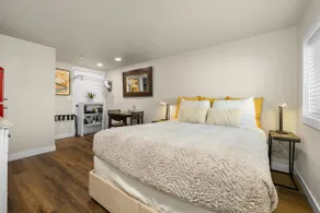 Eagle Nest Retreat | Modern Studio in the Heart of - Image 4