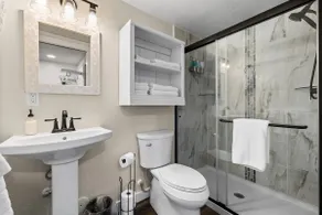 Eagle Nest Retreat | Modern Studio in the Heart of - Image 3