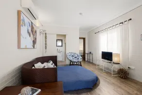 Quay's Cabin - Absolute Beachfront with Views - Image 3