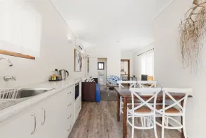 Quay's Cabin - Absolute Beachfront with Views - Image 5