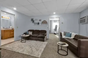 Suite Retreat: quiet comfort on walkable village lane - Image 5