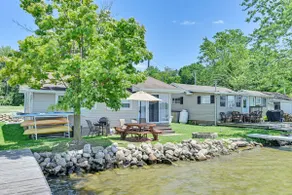 Lakefront Gem w/ Watercrafts & Dock in Coldwater! - Image 2