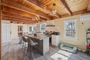 Cozy Riverfront Stay in Wareham - Image 5