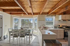 Cozy Riverfront Stay in Wareham - Image 2