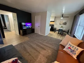Modern Western | Sleeps 4 | Heart of Waxahachie - Image 4