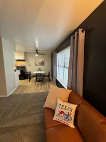 Modern Western | Sleeps 4 | Heart of Waxahachie - Image 5