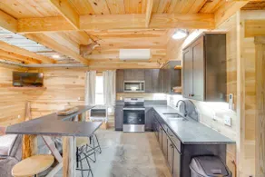 5 Mi to Lake Barkley: Secluded Retreat in Kuttawa - Image 3