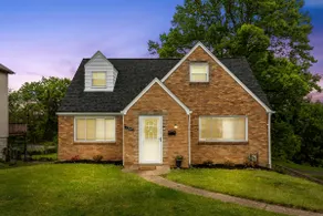 Spacious 4BR Home-Big Yard Huge Driveway - Image 4
