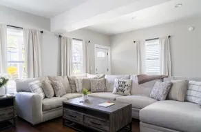 Walk to Track & Broadway | King Suite + Fire Pit - Image 5