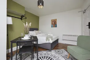 Hayy Studio Suite | Sleek, Comfort, Town Location - Image 5