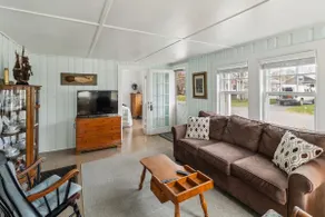 Coastal Cottage Retreat Steps from the Beach - Image 2