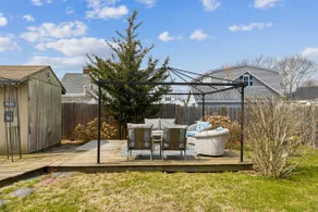 Coastal Cottage Retreat Steps from the Beach - Image 3