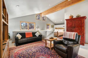 10 Minutes To Downtown, Pet Friendly, Cozy Studio! - Image 3