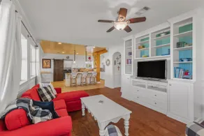 Waterfront 3 Bedroom Home - Image 5